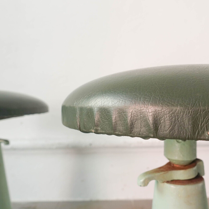 Vintage tulip shape cast iron dentist stool, United Kingdom 1950s