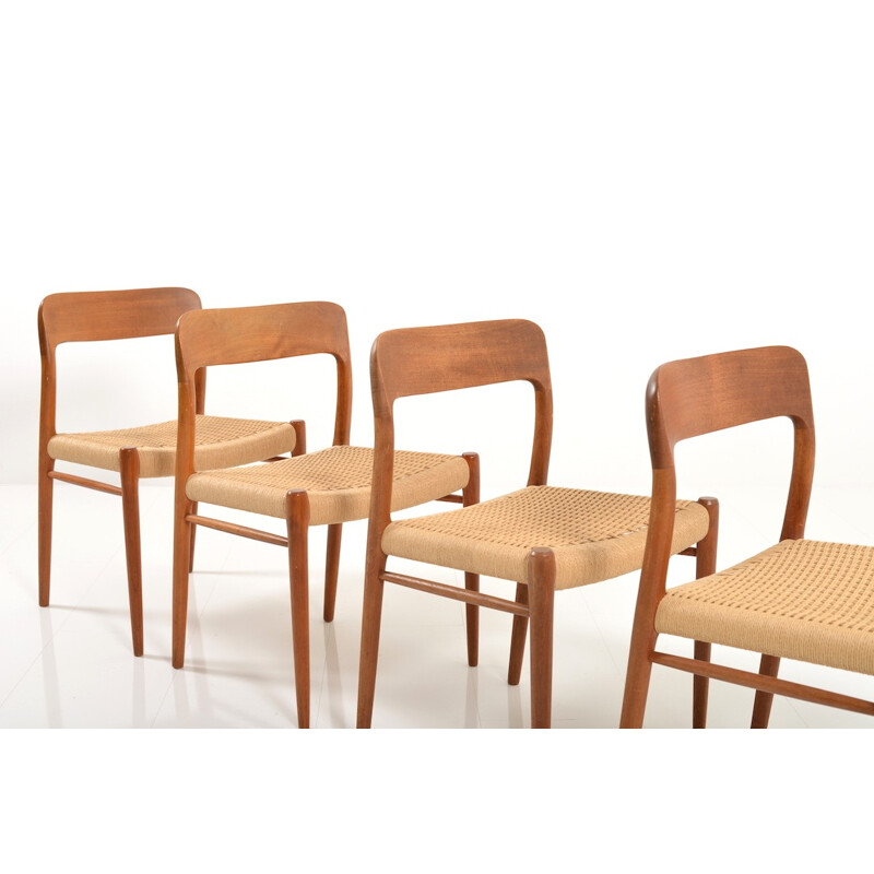 Suite de 4 chaises à repas "no.75" J.L. Møllers Møbelfabrik, Niels O. MOLLER - 1960