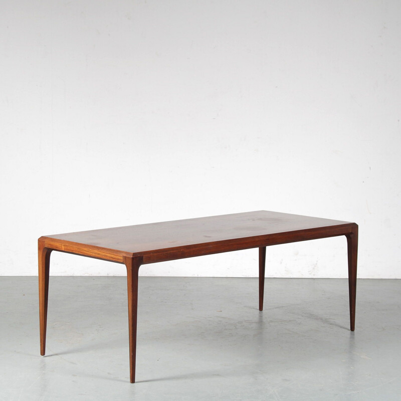 Vintage rosewood coffee table by Johannes Andersen for Silkeborg, Denmark 1960