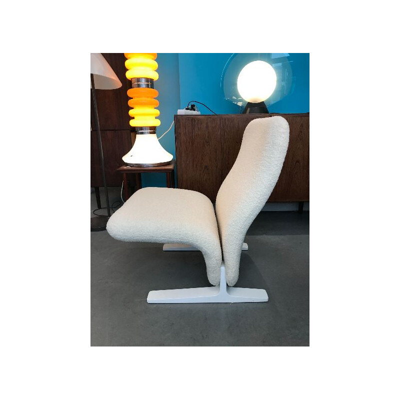 Vintage armchair "Concorde" in white fabric by Pierre Paulin