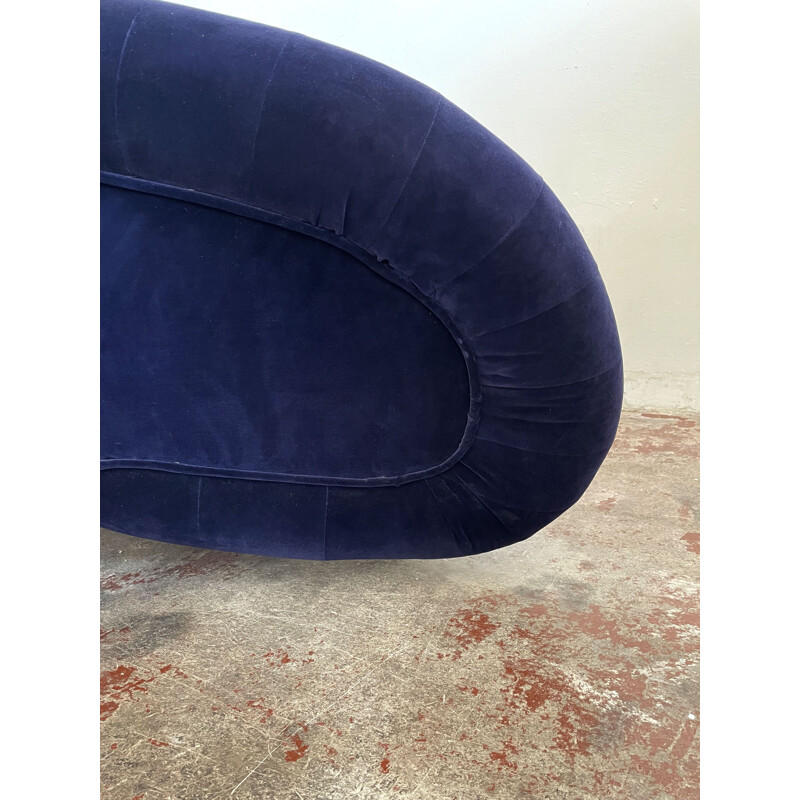 Postmodern asymmetrical curved sculptural vintage sofa in blue velvet, 1980s