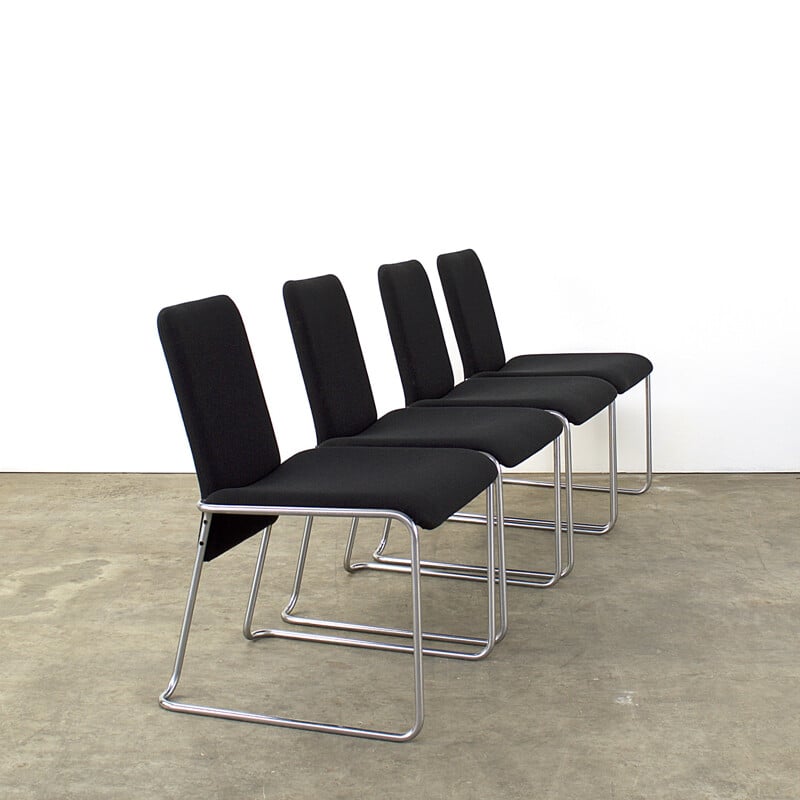 Suite de 4 chaises en métal et tissu, Walter ANTONIS - 1980 