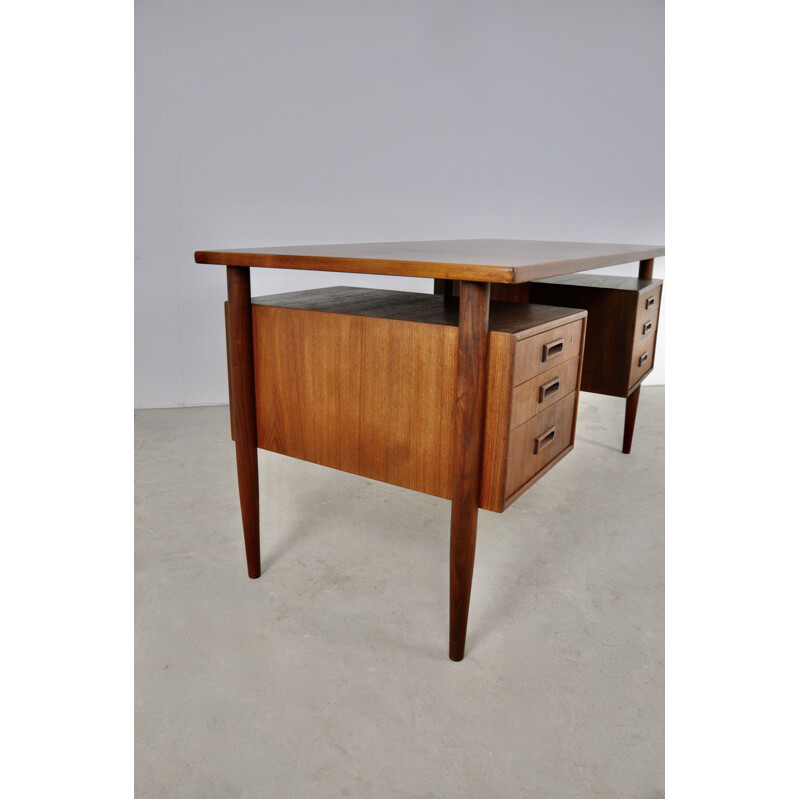 Bureau vintage en teck autoportant d'Arne Vodder, 1960