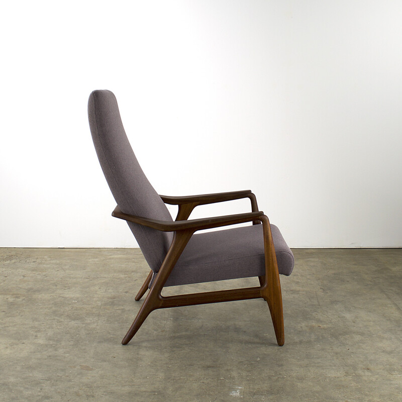 Mid-century Scandinavian armchair in teak and purple fabric - 1960s