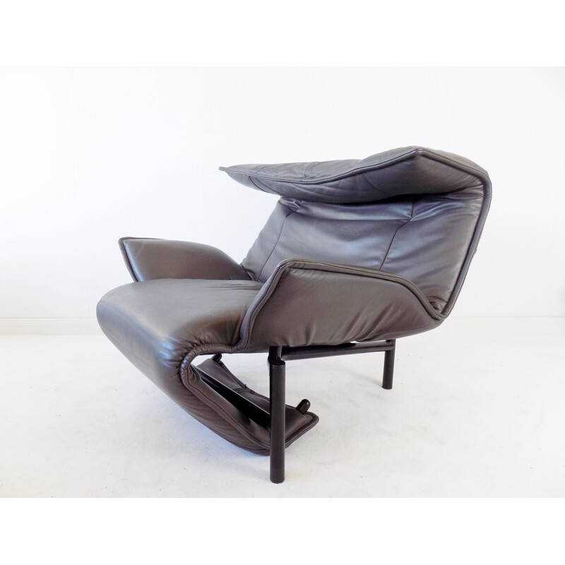 Vintage leather lounge chair by Vico Magistretti for Cassina, 1980