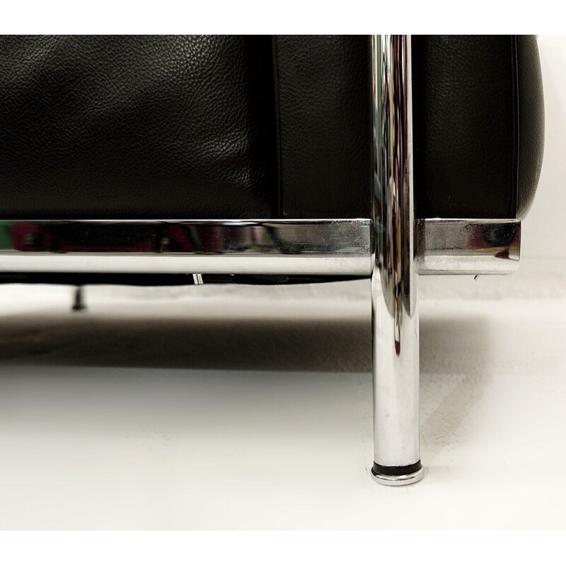 Vintage Lc3 armchair in black leather by Le Corbusier for Cassina