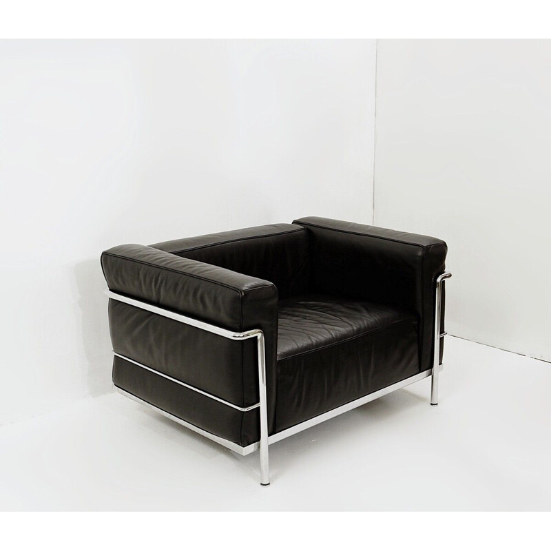 Vintage Lc3 armchair in black leather by Le Corbusier for Cassina