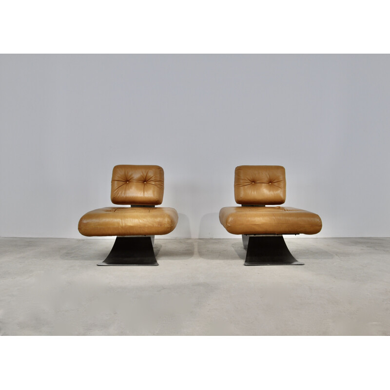 Pair of vintage lounge chairs by Oscar Niemeyer, 1970s