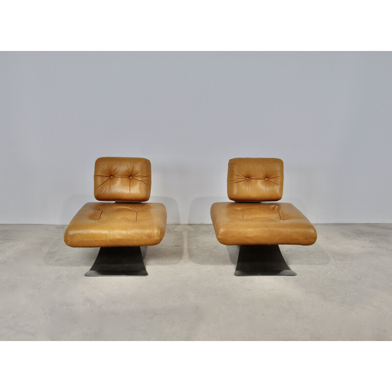 Pair of vintage lounge chairs by Oscar Niemeyer, 1970s