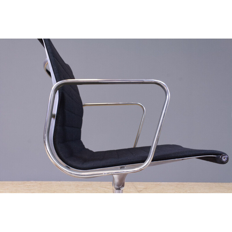 American vintage desk armchair EA107 in black and aluminium by Herman Miller for Ray Charles, 1958