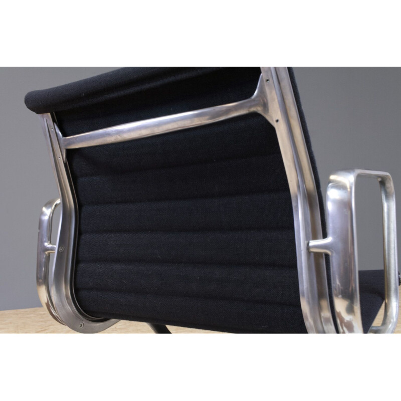 American vintage desk armchair EA107 in black and aluminium by Herman Miller for Ray Charles, 1958