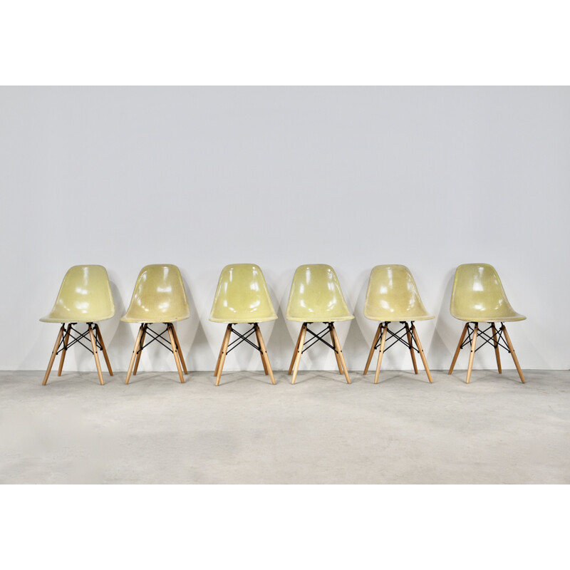 Set of 6 vintage DSW chairs by Charles & Ray Eames for Herman Miller, 1970s