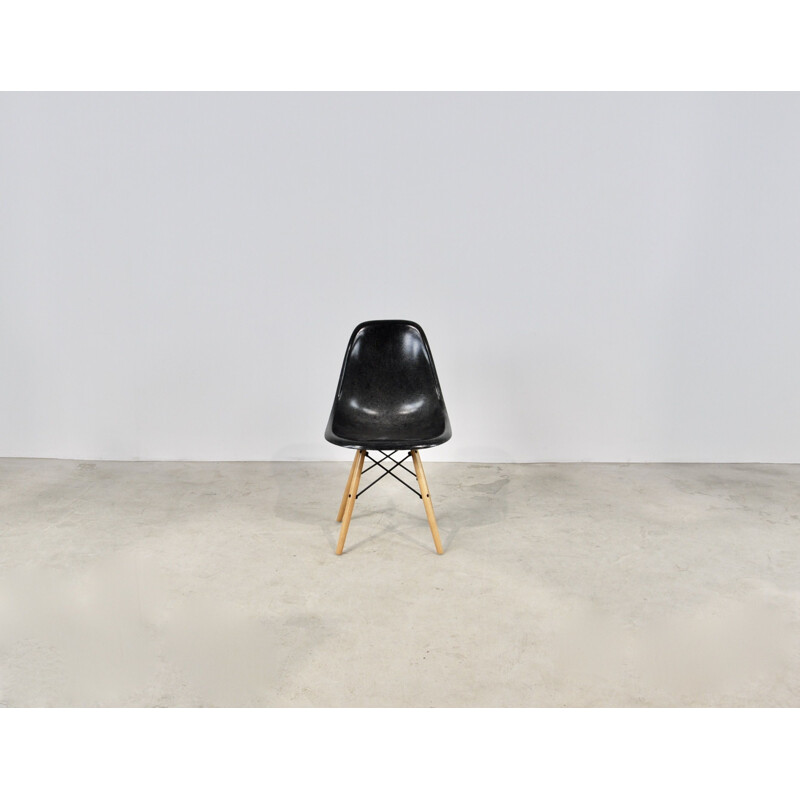 DSW vintage black chair by Charles & Ray Eames for Herman Miller, 1970s