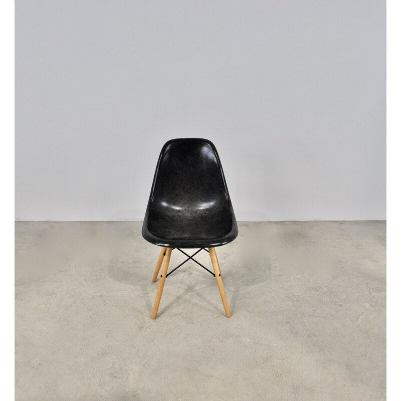 Chaise noire vintage DSW de Charles & Ray Eames pour Herman Miller, 1970