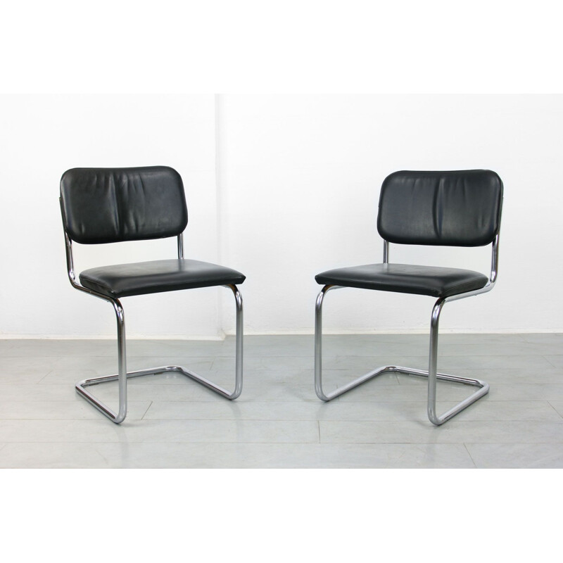 Pair of vintage Cesca chairs in leather by Marcel Breuer