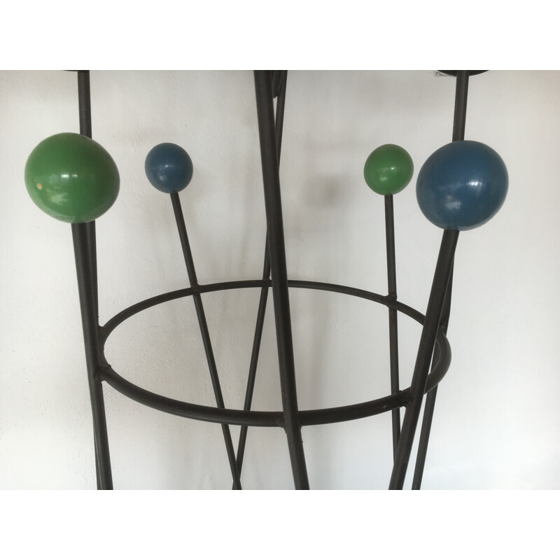 Multicolored "Clé de Sol" coat rack in steel and wood, Roger FERAUD - 1950s