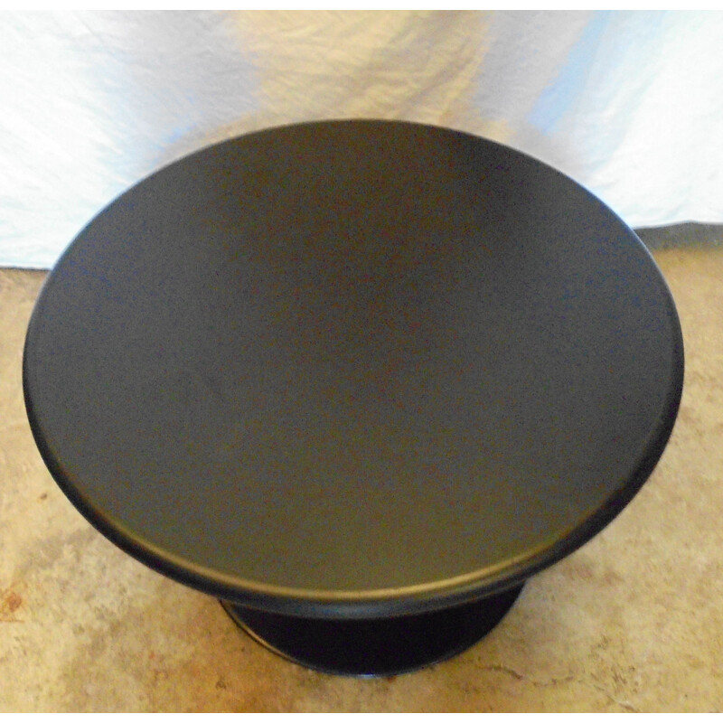 Round vintage coffee table with double-sided top and tulip base, 1970s