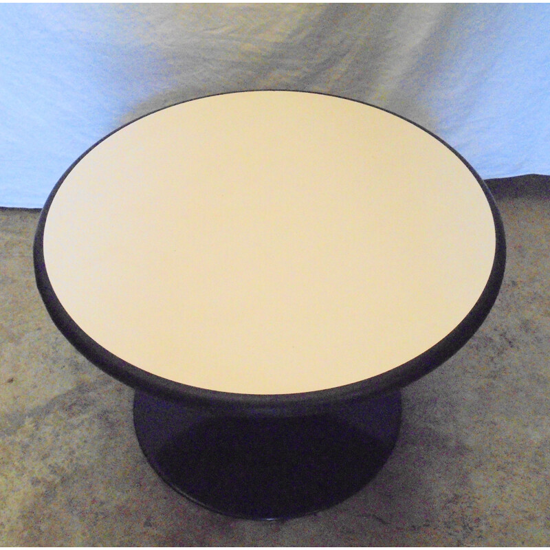 Round vintage coffee table with double-sided top and tulip base, 1970s
