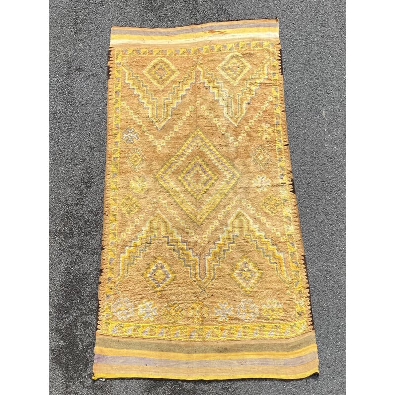 Vintage woolen Berber rug Boujaad