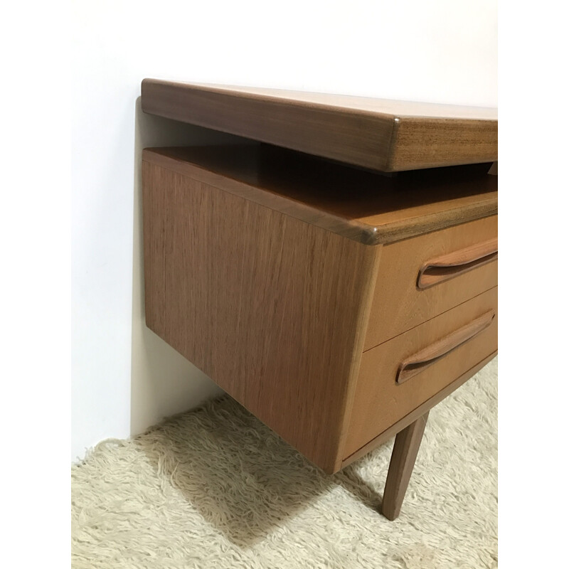 G Plan teak desk, Victor WILKINS - 1970s