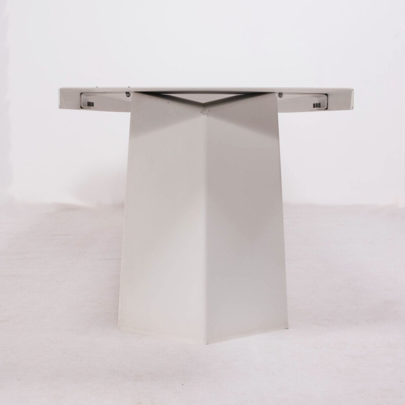 Moderne industriële witte pallas tafel van Konstantin Grcic voor ClassiCon