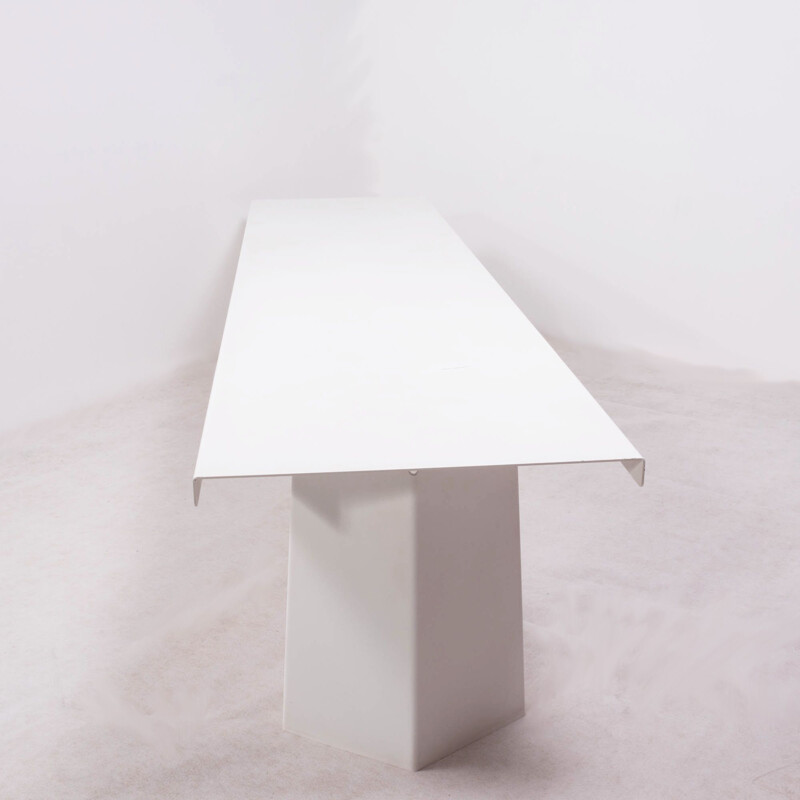 Moderne industriële witte pallas tafel van Konstantin Grcic voor ClassiCon