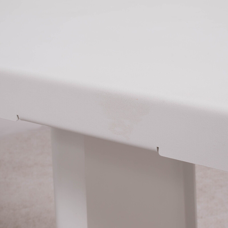 Tavolo moderno industriale bianco Pallas di Konstantin Grcic per ClassiCon