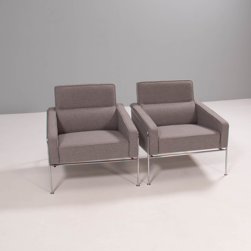 Pair of vintage grey armchairs series 3300 by Arne Jacobsen for Fritz Hansen, 2002