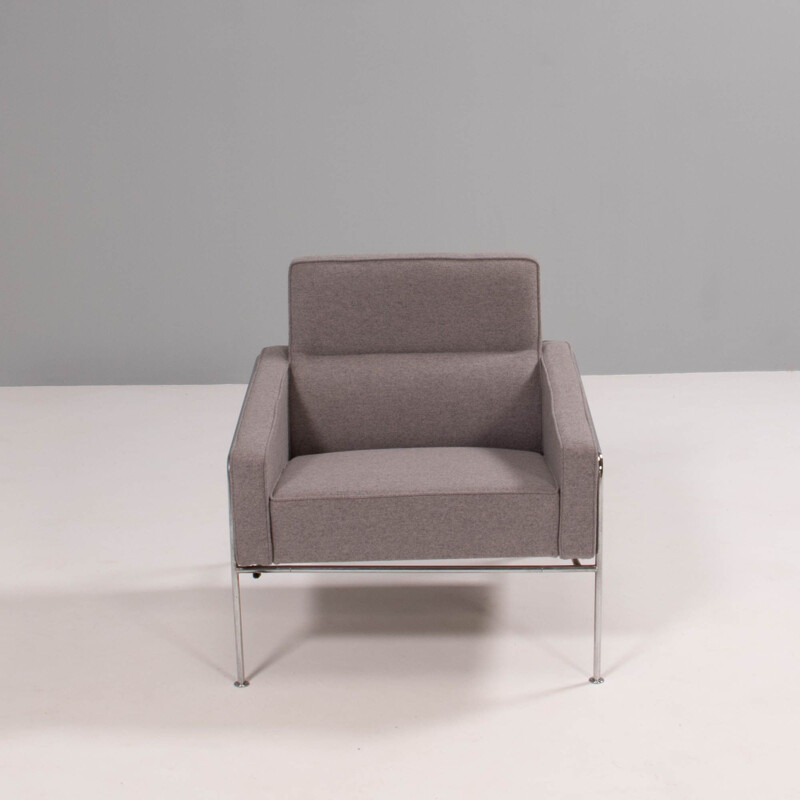 Pair of vintage grey armchairs series 3300 by Arne Jacobsen for Fritz Hansen, 2002