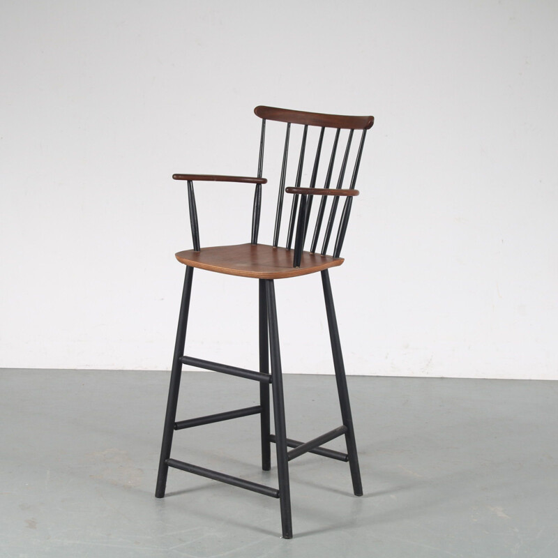 Vintage bar stool with armrests, 1960