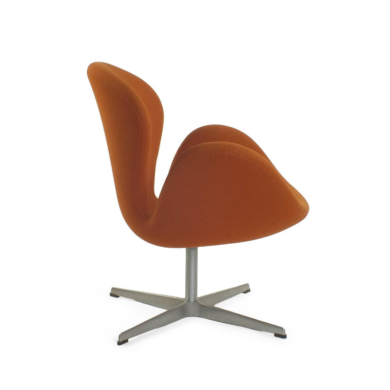 Vintage Swan armchair model 3320 by Arne Jacobsen for Fritz Hansen, 1958