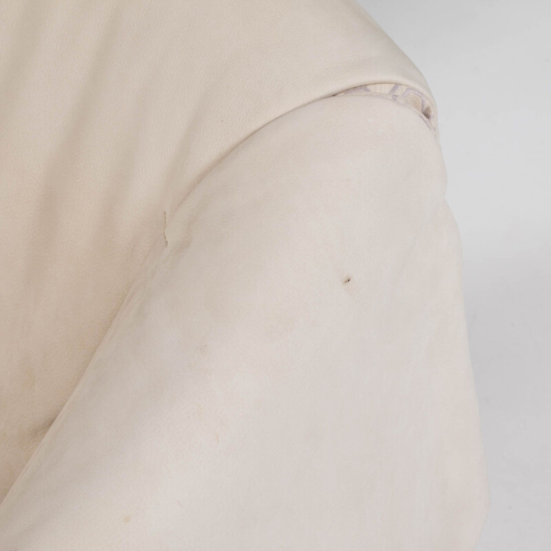 Fauteuil Okumi vintage en cuir crème par le Studio Catoir pour Ligne Roset, 2012