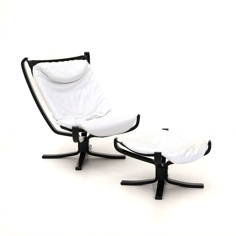 Vintage "Falcon" lounge chair with ottoman by Sigurd Resell for Poltrona Frau, 1970