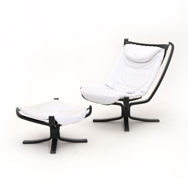 Vintage "Falcon" lounge chair with ottoman by Sigurd Resell for Poltrona Frau, 1970