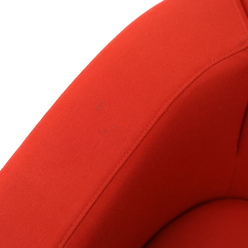 Pareja de sillones vintage "Tulip" en tela roja de Jeffrey Bernett para B