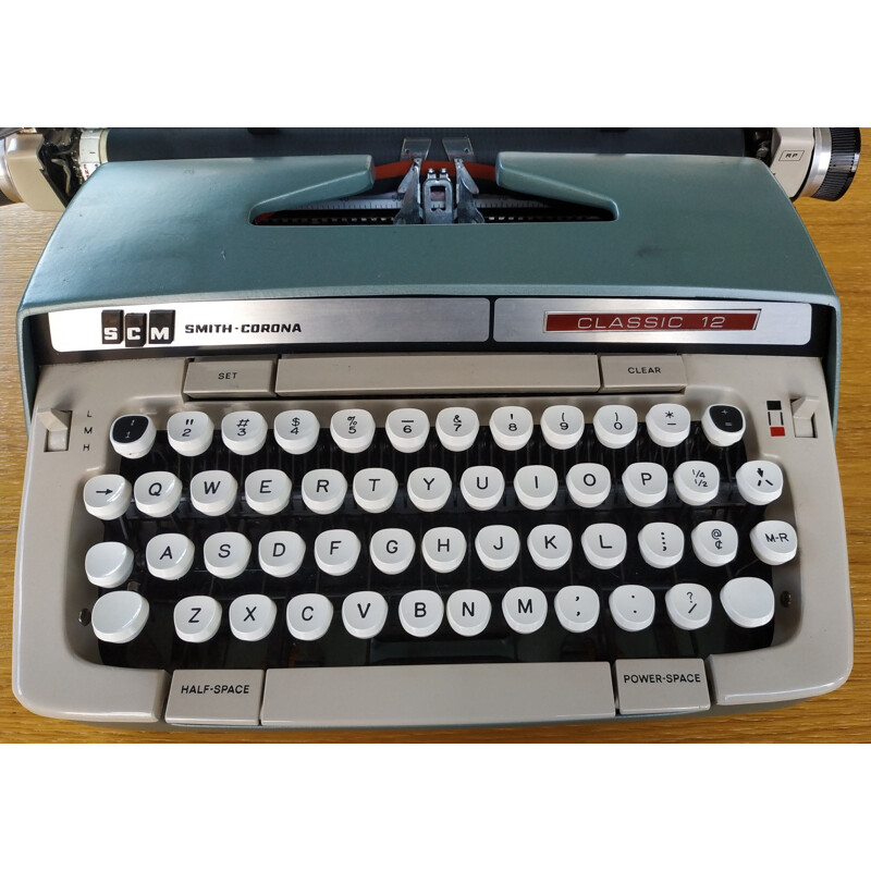 Vintage Smith-Corona Classic 12 portable typewriter, USA 1960