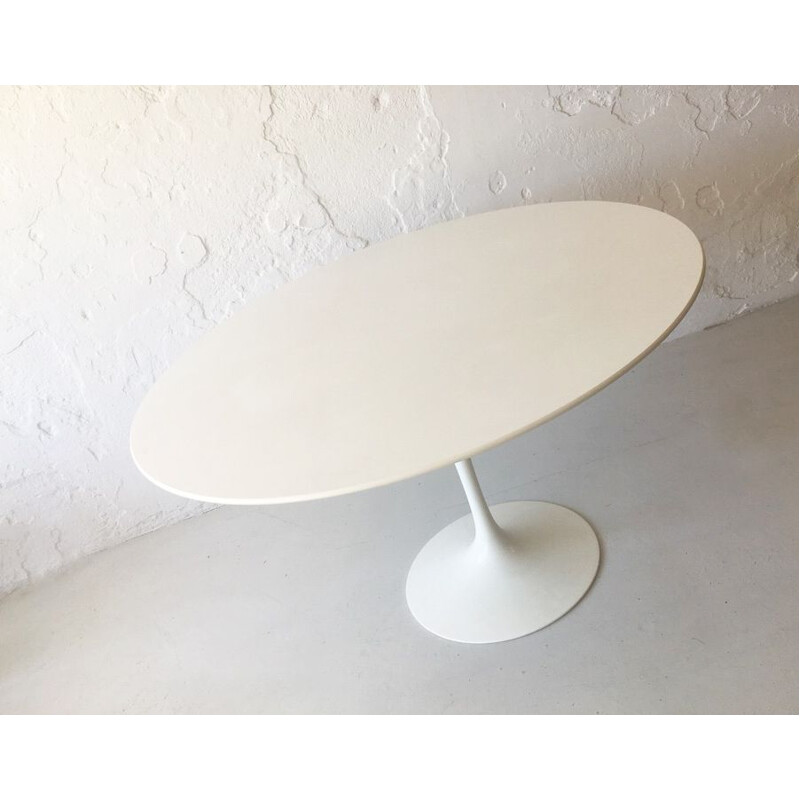 Round tulip vintage dinning tabel by Saarinen for Knoll, 1990