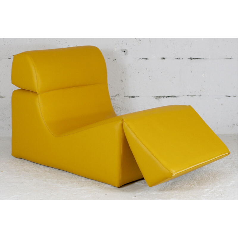 Fauteuil lounge vintage en vinyle jaune de Jean-Paul Barray, 1970