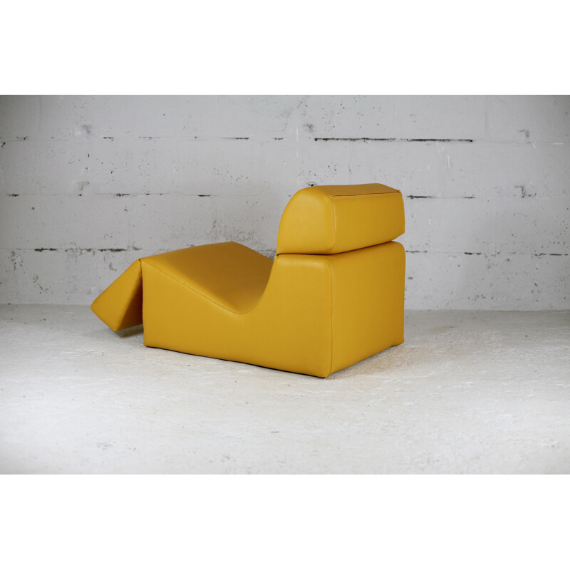 Fauteuil lounge vintage en vinyle jaune de Jean-Paul Barray, 1970