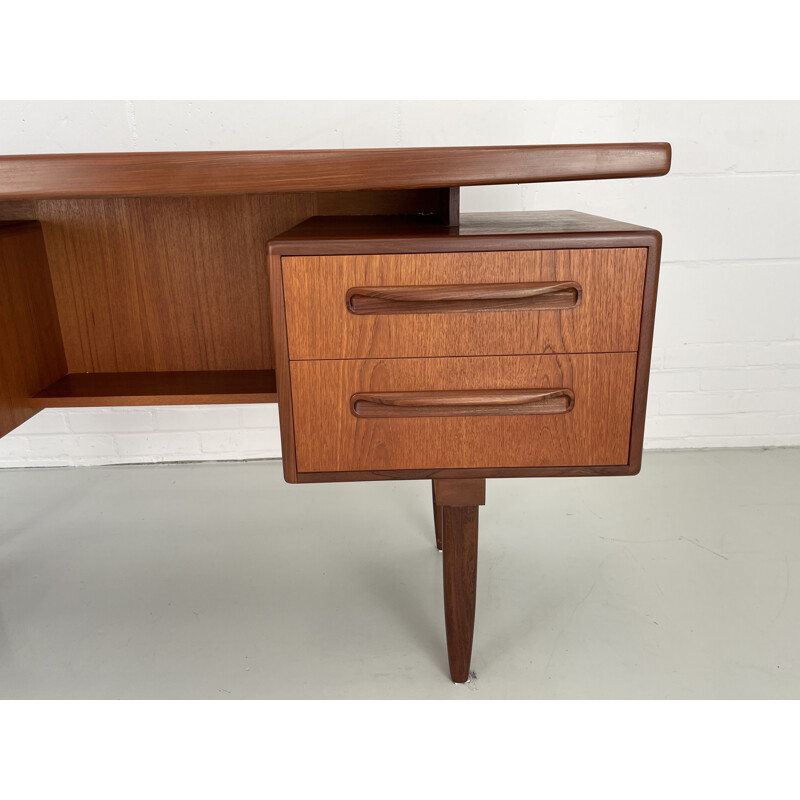 Vintage desk by V.Wilkins for G-Plan, 1960s