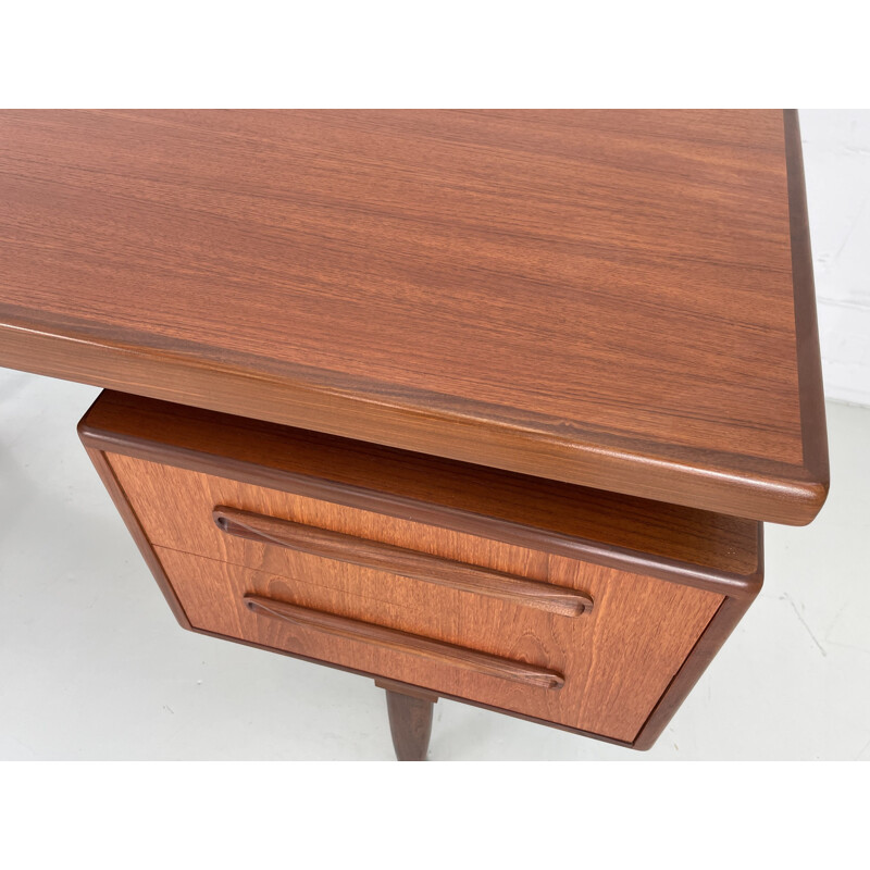 Vintage desk by V.Wilkins for G-Plan, 1960s