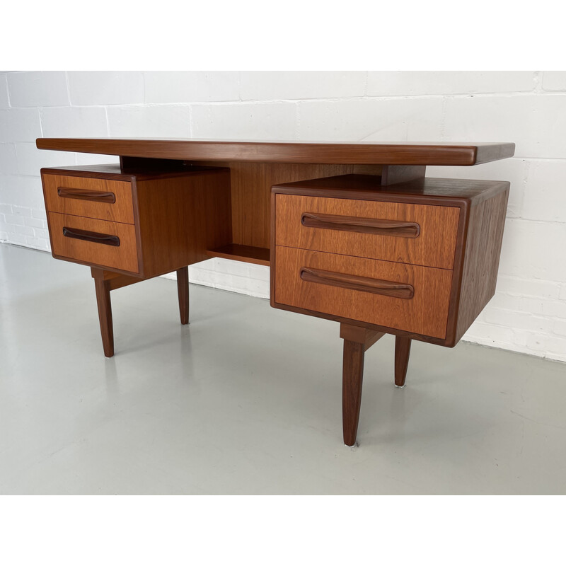 Vintage desk by V.Wilkins for G-Plan, 1960s