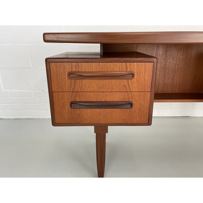 Vintage desk by V.Wilkins for G-Plan, 1960s