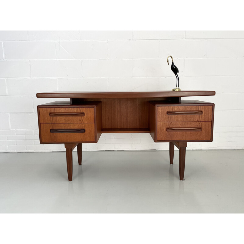 Vintage desk by V.Wilkins for G-Plan, 1960s