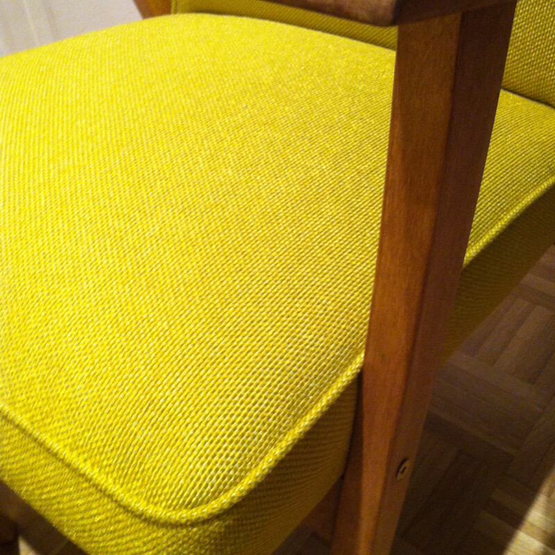 Paire de fauteuils Soviétiques jaunes - années 60