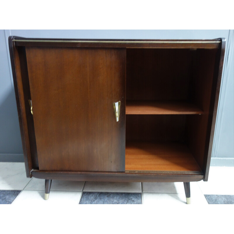 Aparador vintage de madera oscura con puertas correderas, 1960