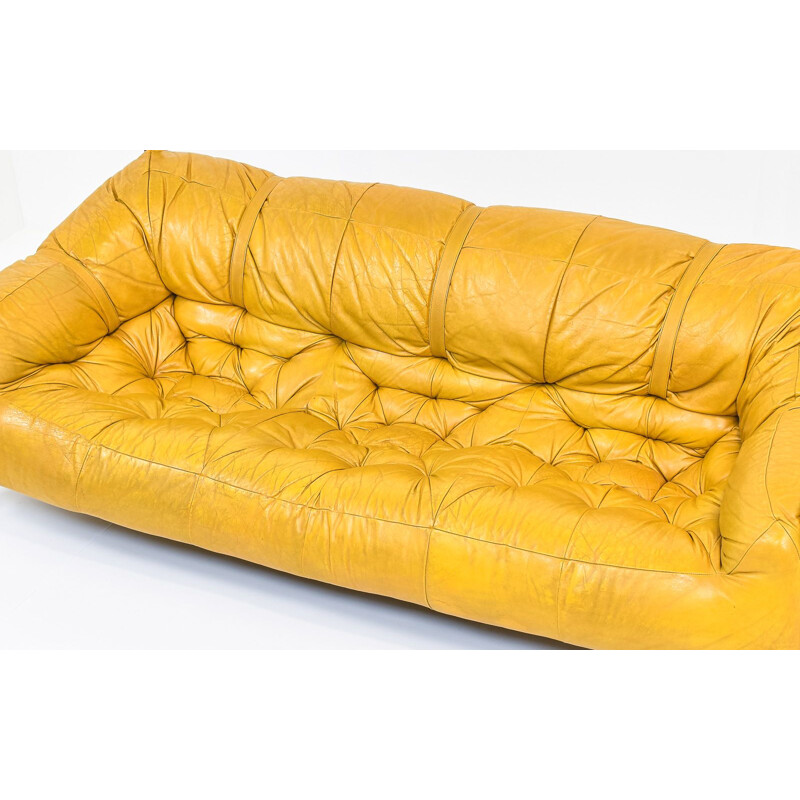 Vintage MP-81 mustard leather sofa by Percival Lafer