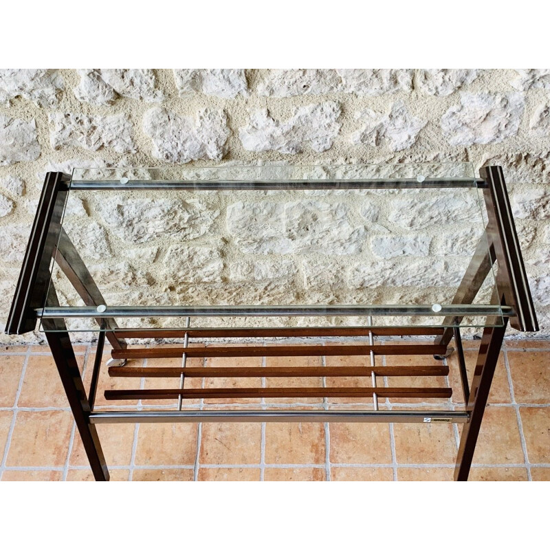 Mesa auxiliar vintage de cristal y metal cepillado con ruedas de Zuenelli, 1960