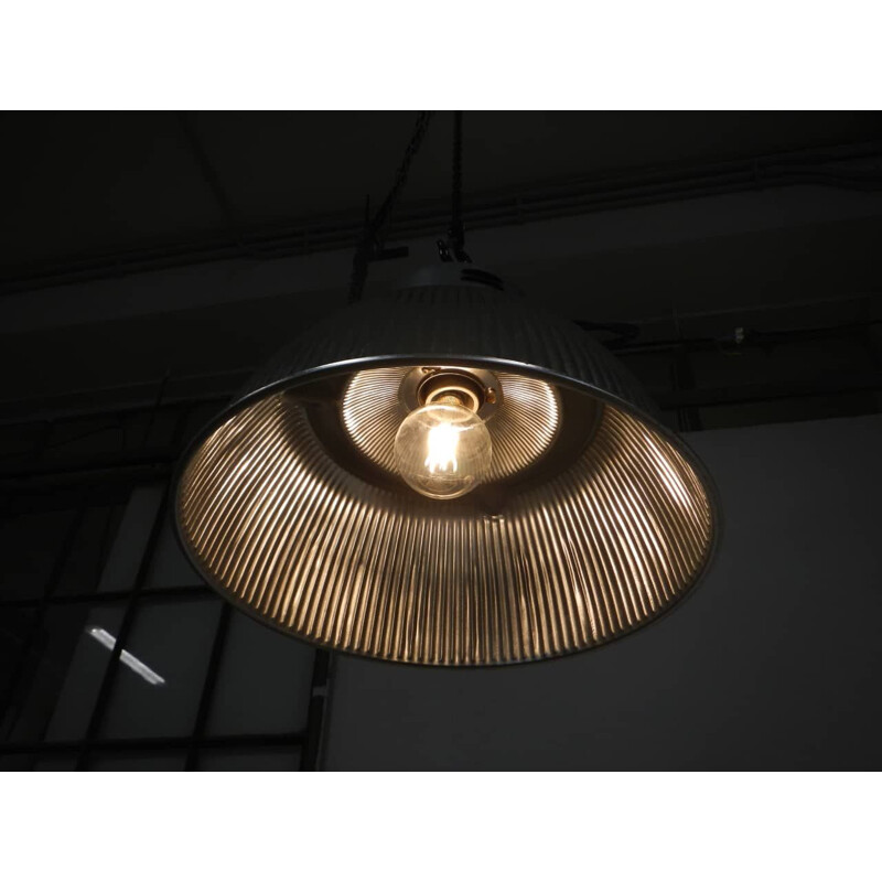 Industrielle Vintage-Lampe aus Aluminium und Eisen mit Keramikhalterung
