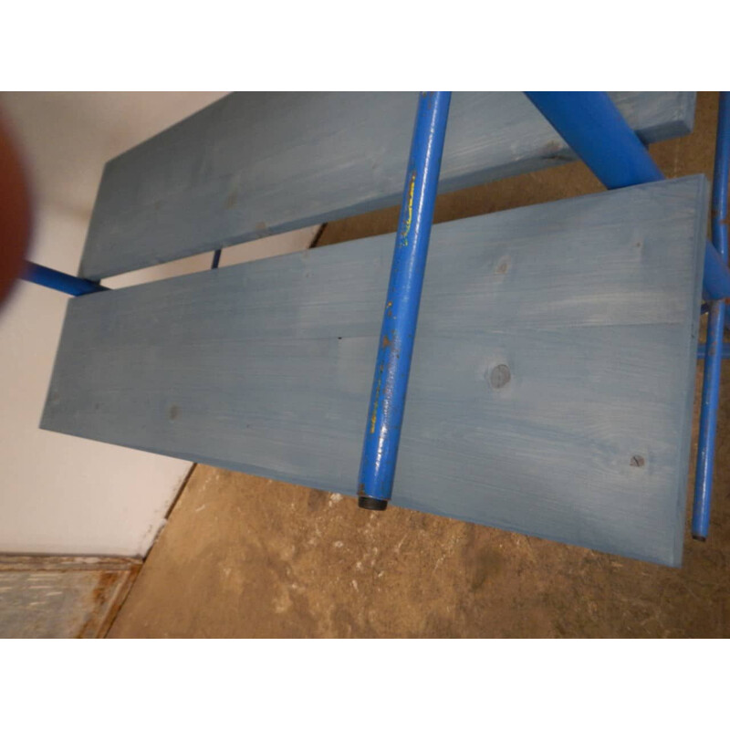 Expositor de olaria em ferro de engomar azul vintage com 6 prateleiras de madeira